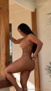 Soft skin sharp curves and a look you ll never forget happy friday