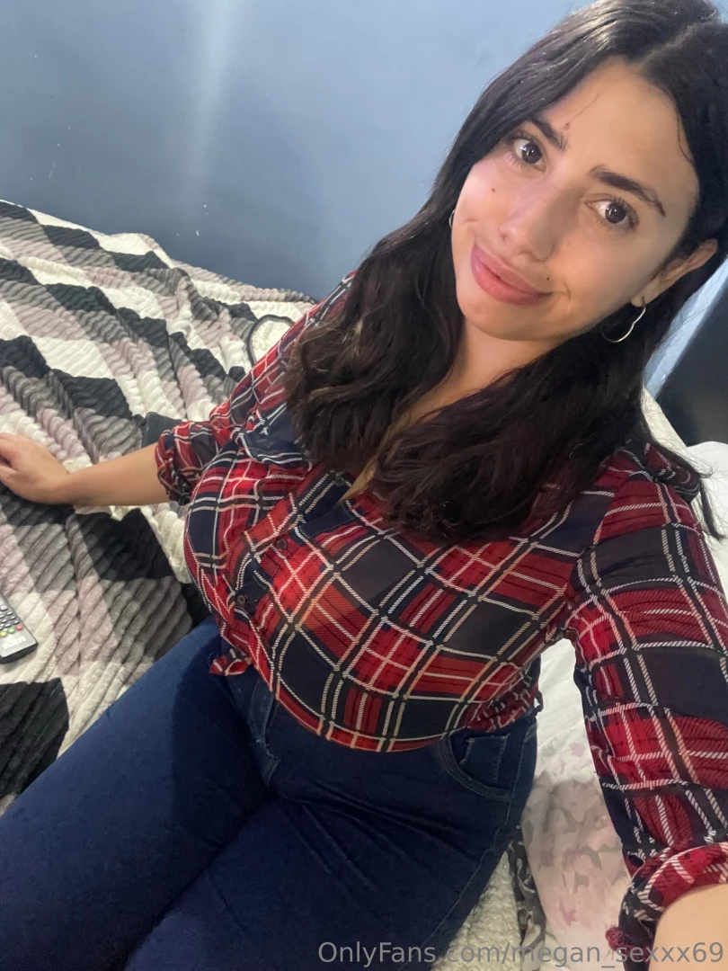 School day today i m wearing a comfortable outfit 