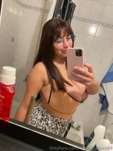 I m going to take a shower shall i make room for you