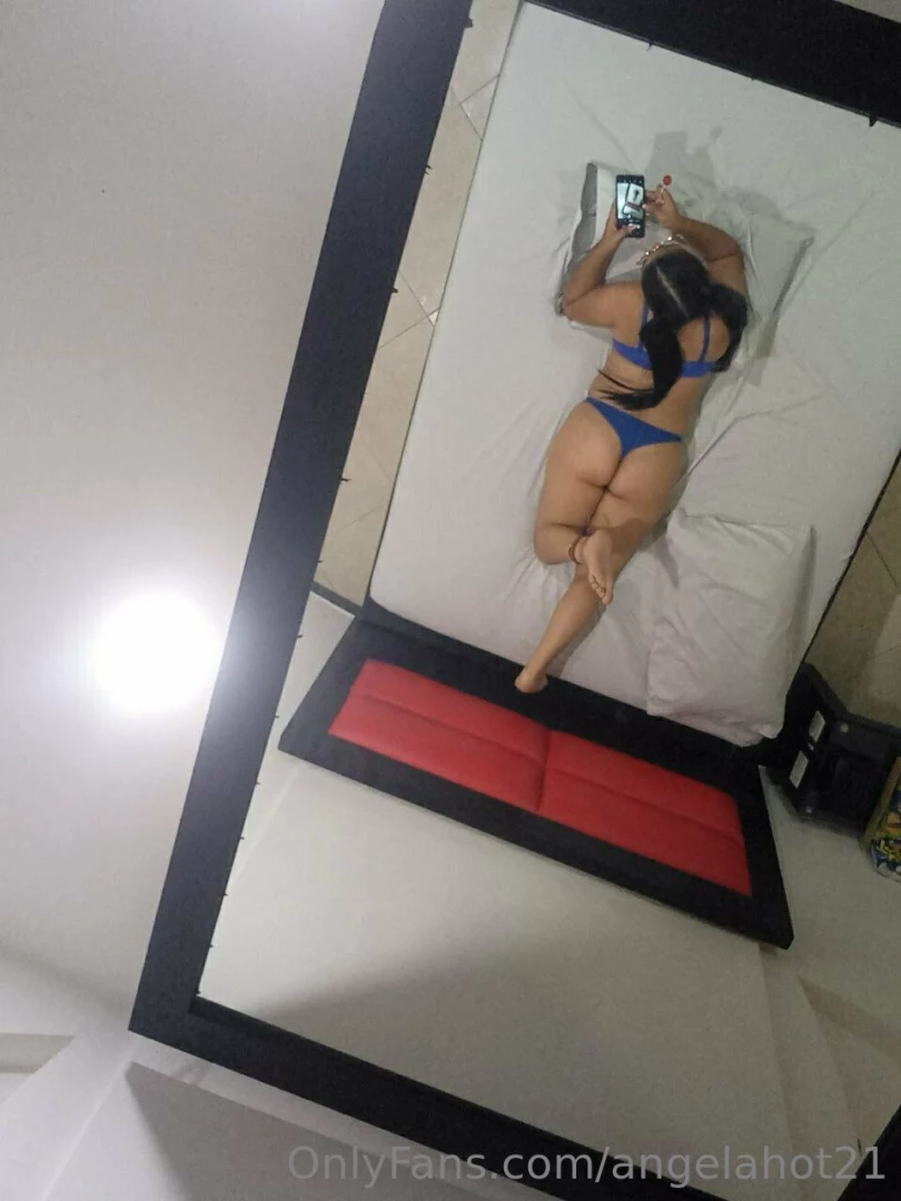 This bad girl is waiting for you my love 