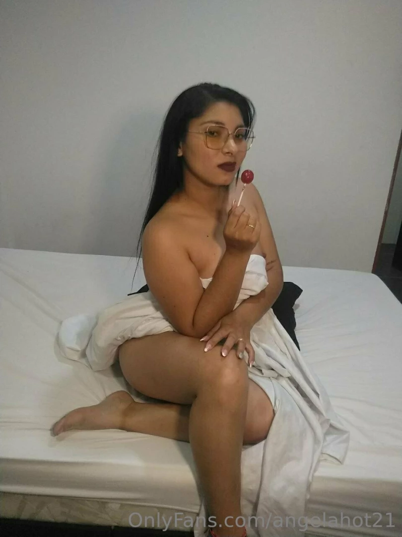 If sexting is hot imagine what we could do on a video call 