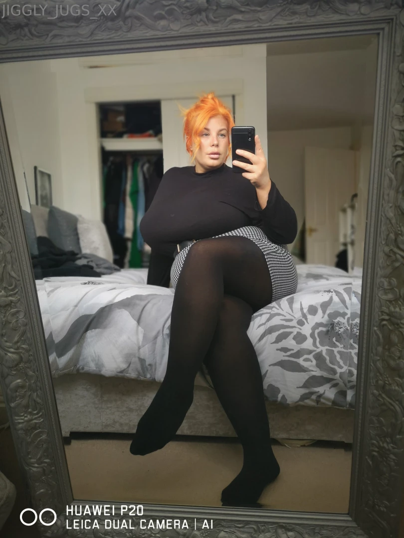 When i see creators selling 1 video of 34 seconds and 2 photos for 24 