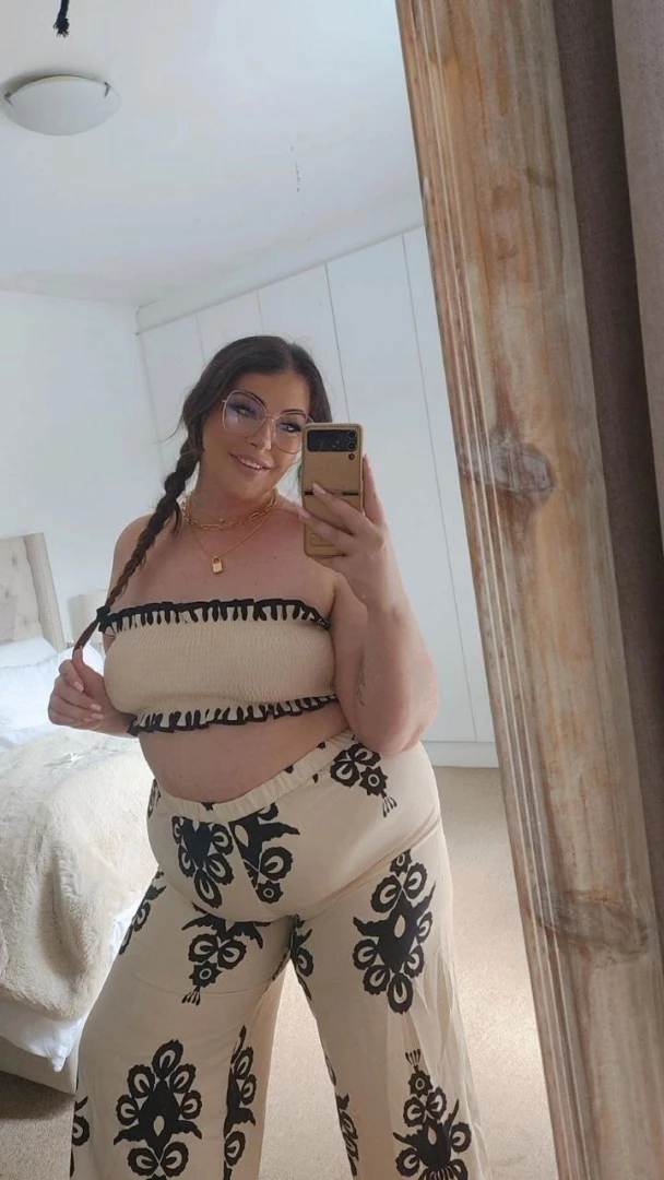 Pssst my guilty pleasure is your hands around my throat 