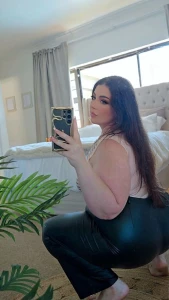 Can this 200 pound woman catch your eye if i walk past braless part 1