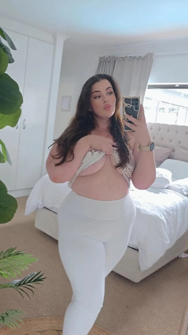 I have a sexy surprise waiting in your dms 