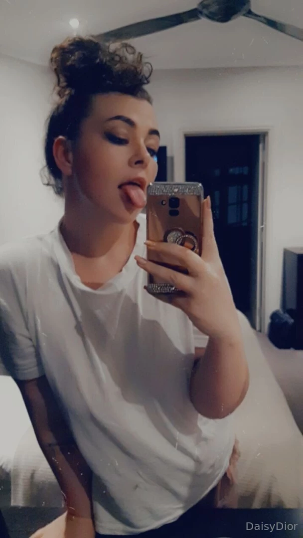 Well hellooo there i see you have stumbled onto my free page not what 