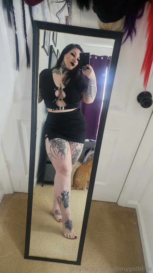 Join xohmygoth before tomorrow at 2pm pst 5pm est to get the og video 