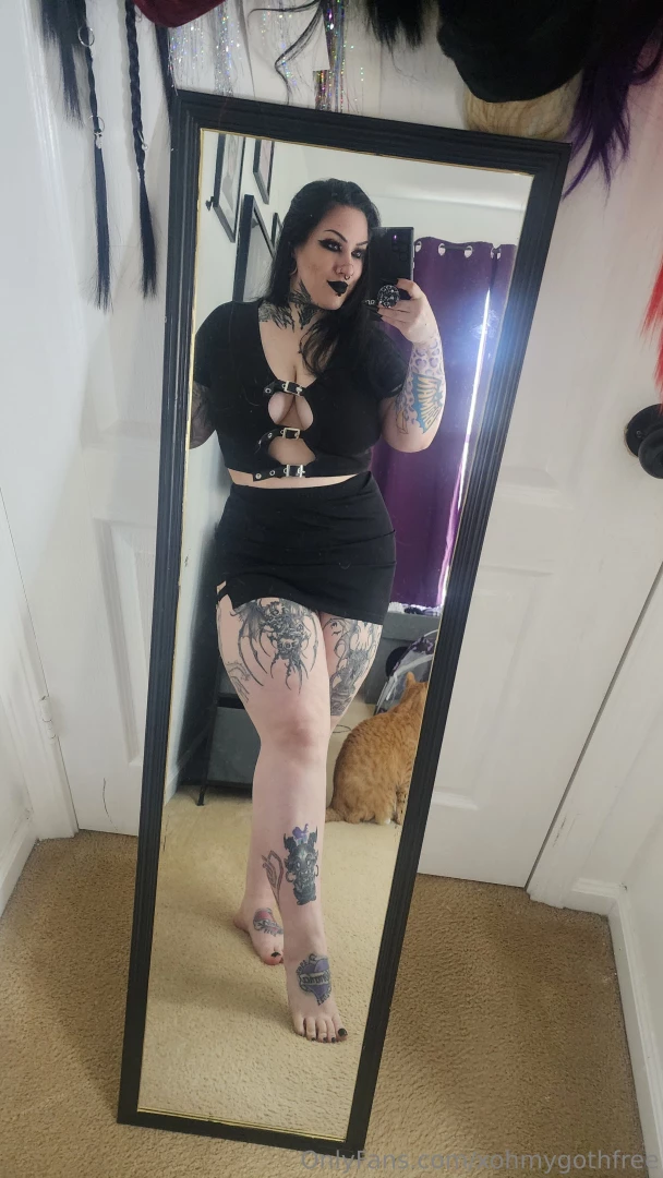 Xohmygoth has daily nude posts hundreds to instantly see when you join 