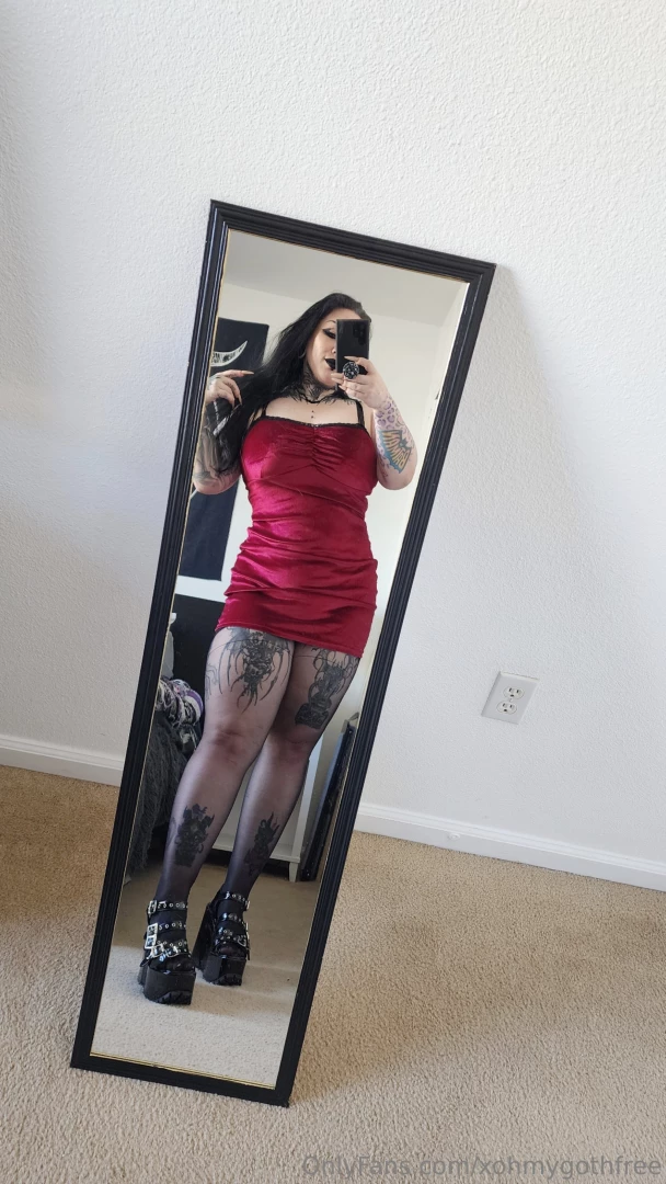 Happy february head over to xohmygoth for daily nude content and free 
