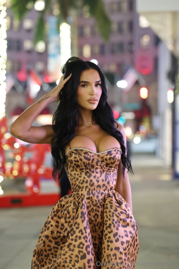 Want to see me without my clothes 