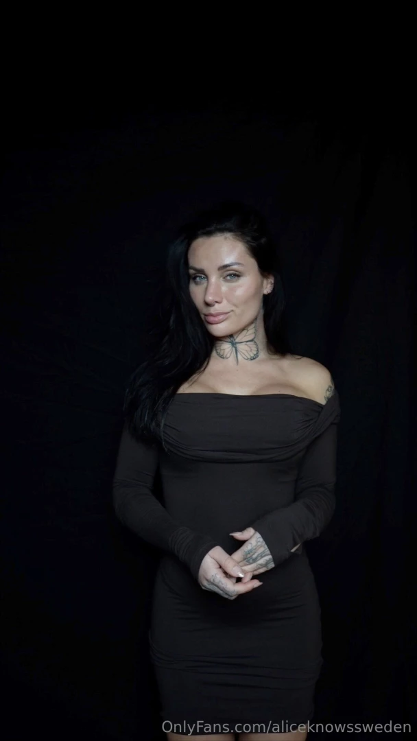 One glance and you re already hooked don t say i didn t warn you 