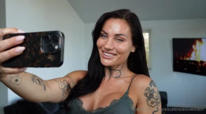 Happier than everrr message me something sweet for some extra lovin