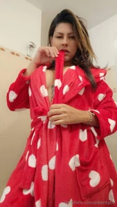 Ciao a tutti sono naomi la vostra regina brasiliana una donna piena di part 2