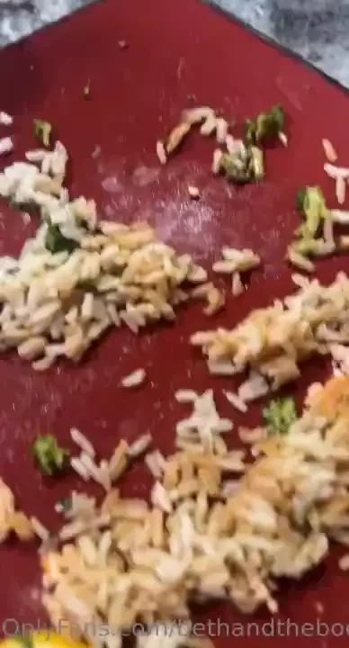 How a king eats his dinner 