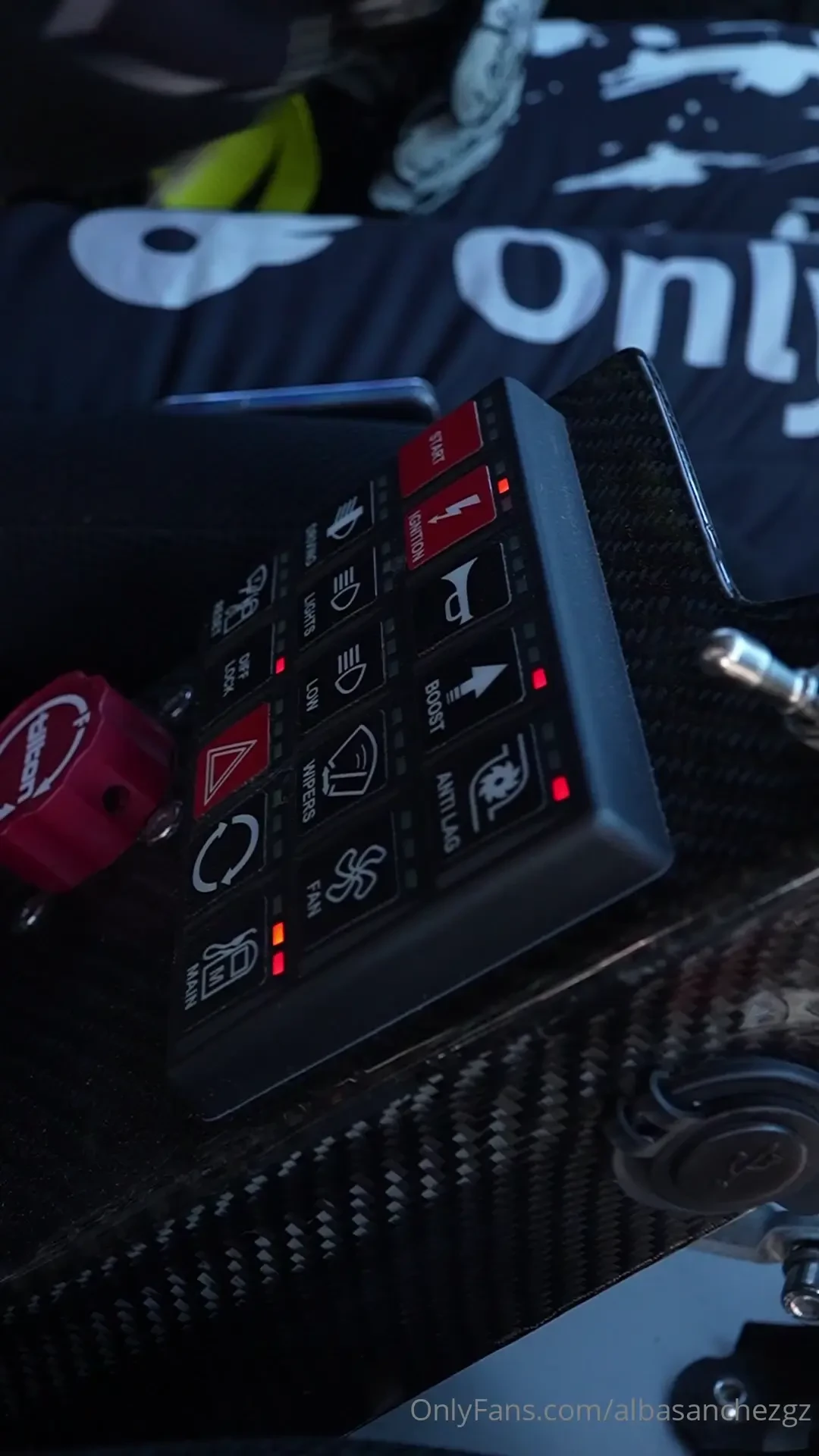 Ese bot n es el cambio de modo enlace a modo carrera en mi coche un n5 