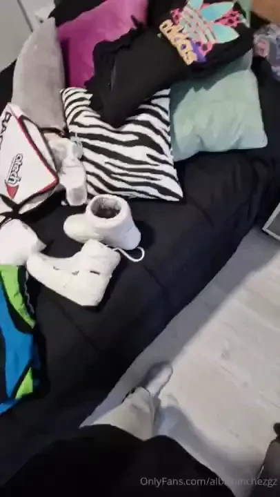 Do you also create this chaos while packing your suitcase 