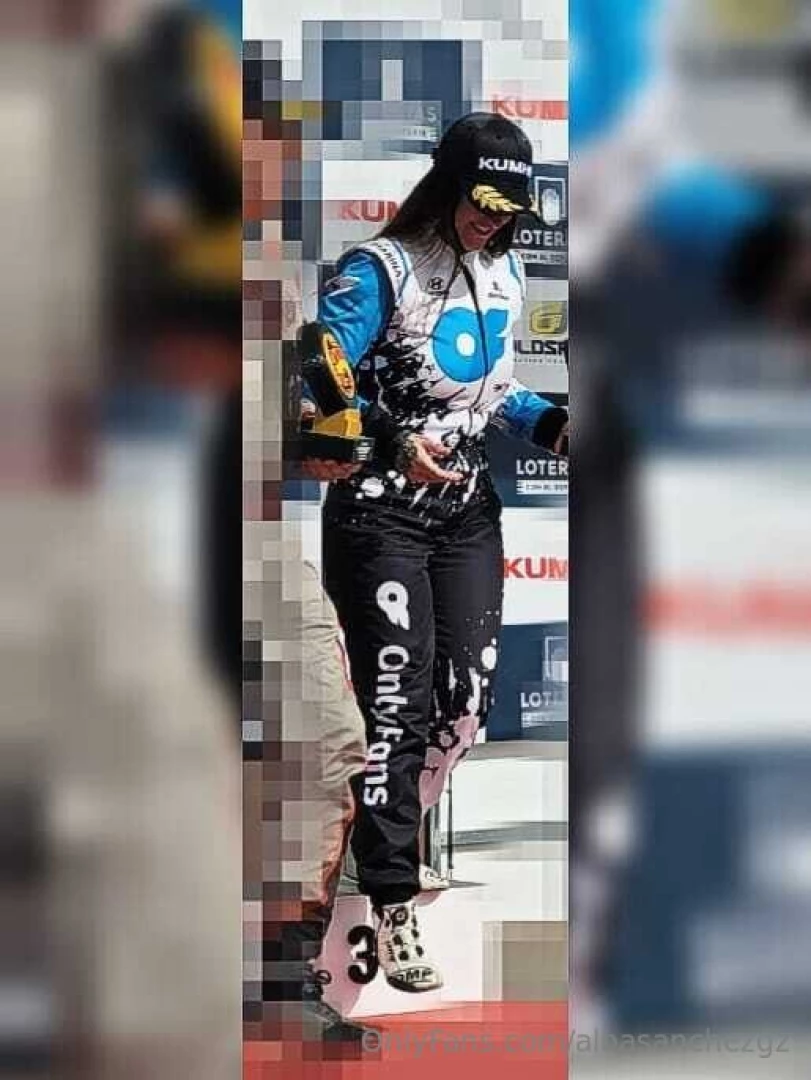 Yesss this is me coming down from the third drawer bronze trophy shall 