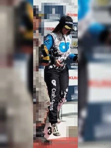 Yesss this is me coming down from the third drawer bronze trophy shall