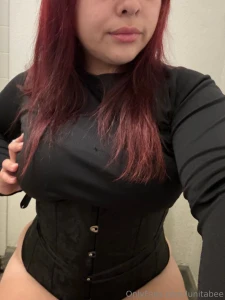 Are you the type to chill with ur gf in the bathroom or no