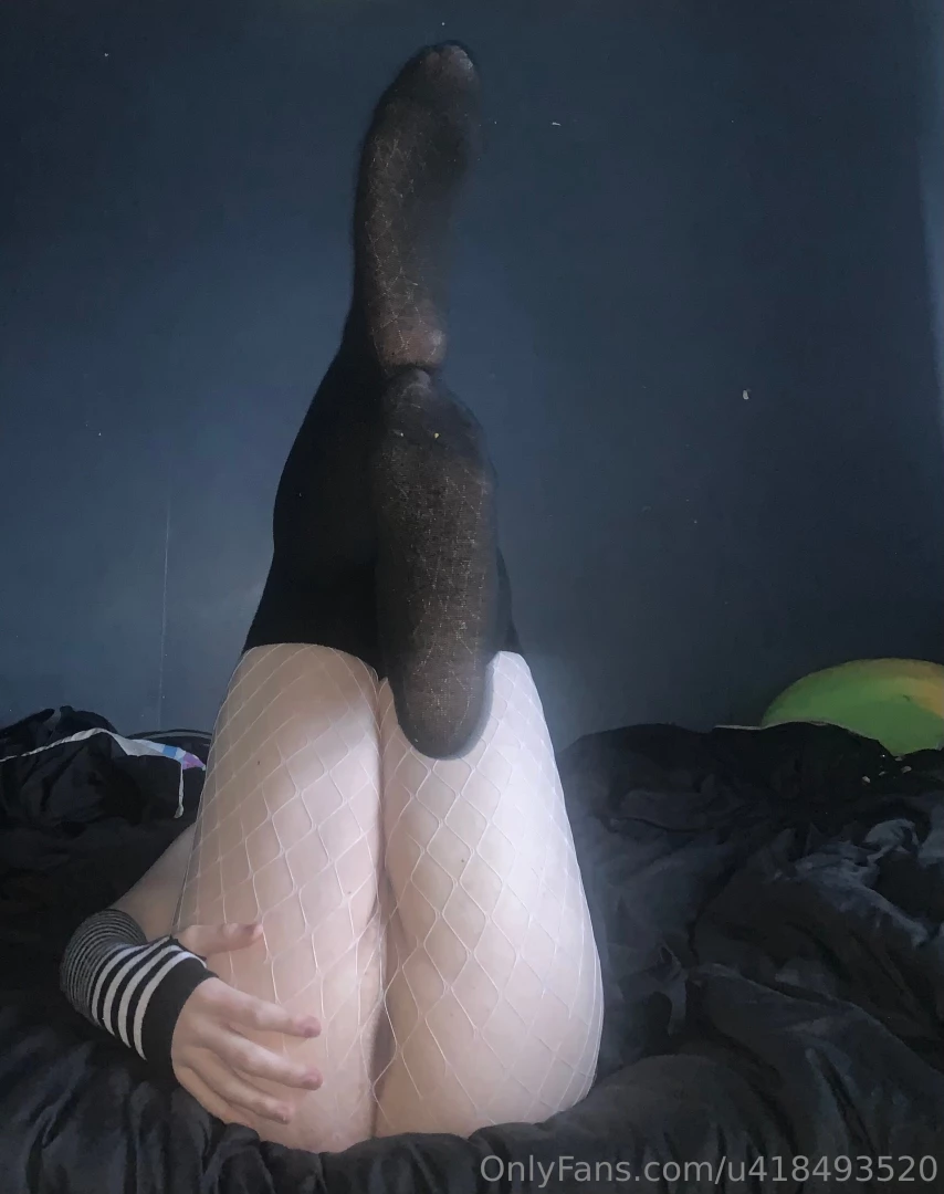 Ive heard you like thicc femboys and there feet 