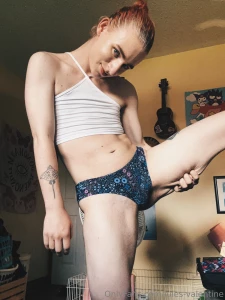 Thick thighs savin lives who wants more video content i have an