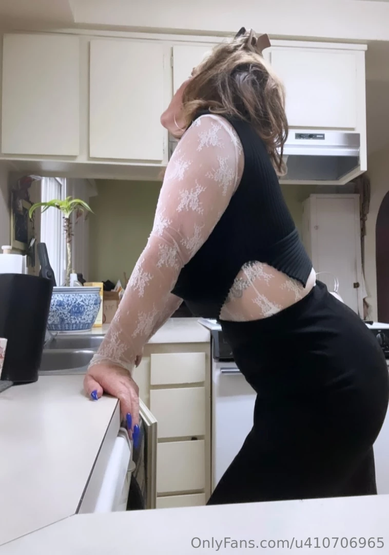 Would you guys like to see any of my daily outfits with heels or stay 