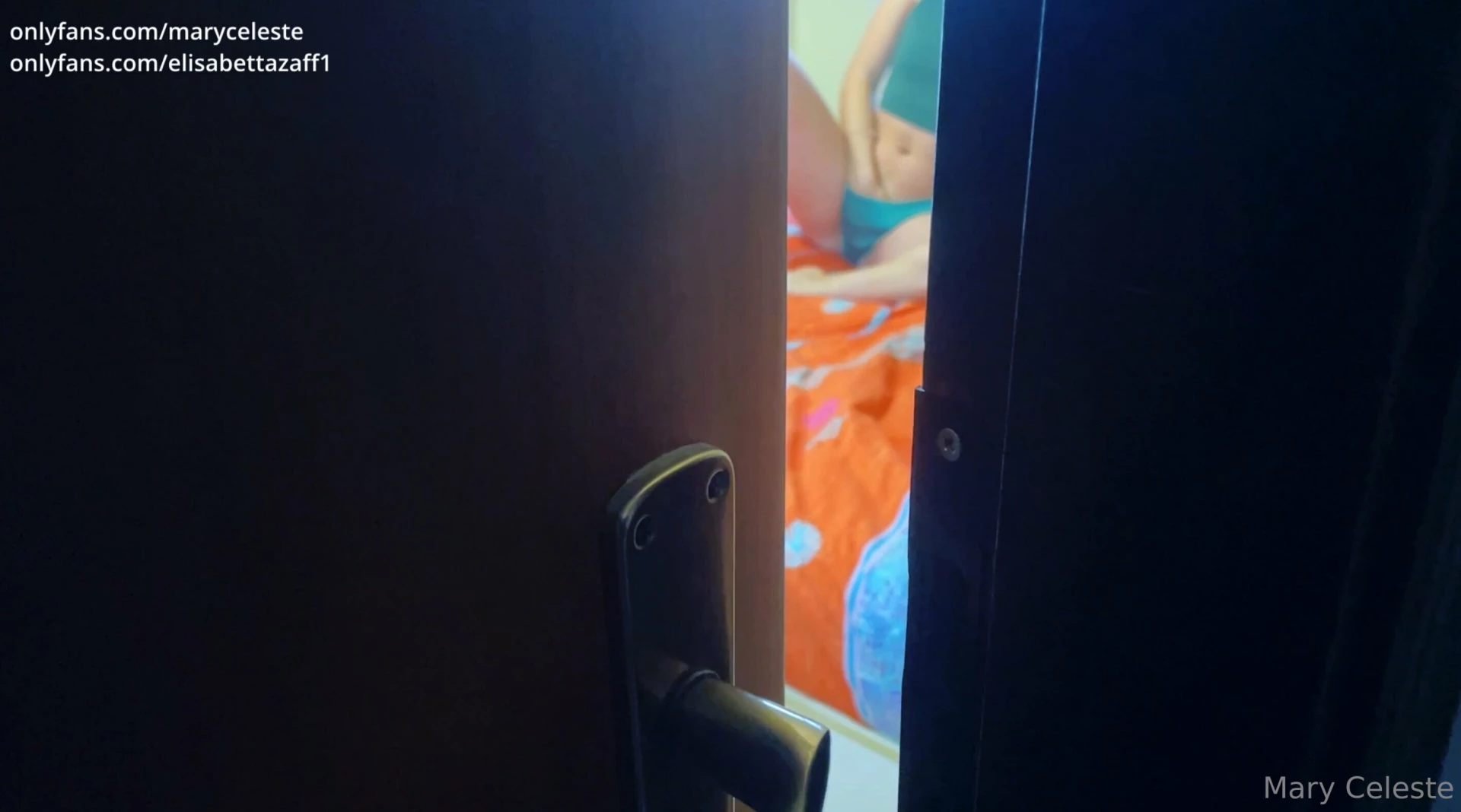 Sono stata scoperta mentre mi masturbavo elisabettazaff1 mi ha 