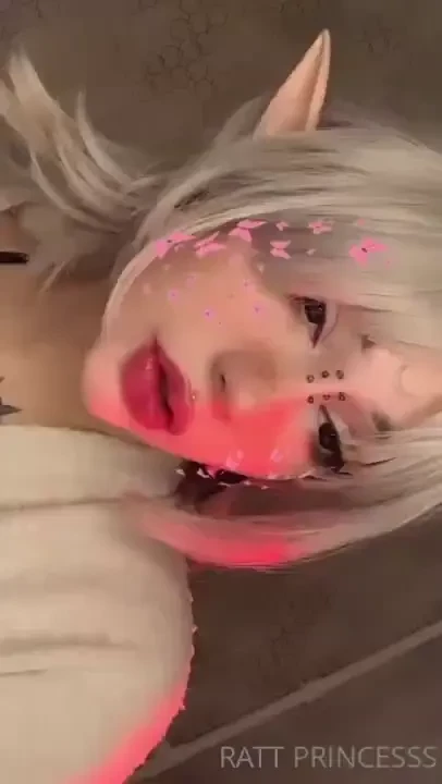 Elf princess wants your attention whrite me at dm 