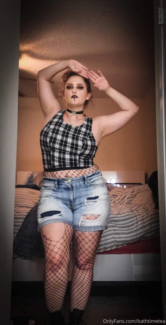 My first post is uploaded there s a first time for everything lol 