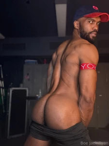 Your favorite epileptic gogo dancer part 1