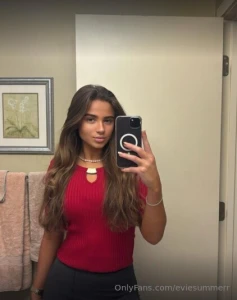 Omg 19 y o victoriacox has set her page to free for 24 hours go check