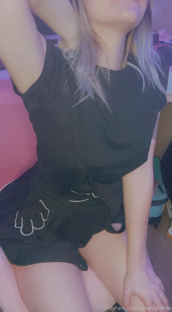 Nudes of this are unlocked with tipping one of the suggested amounts 