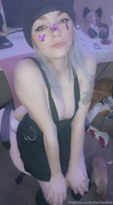 Nudes of this are unlocked with tipping one of the suggested amounts part 2