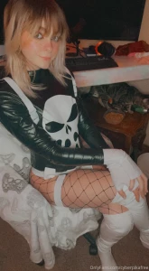 Spank me hope you enjoy my free account there will be access to ppv