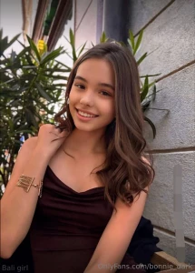 This girl naomisolar looking for his first man she wants to become a part 327