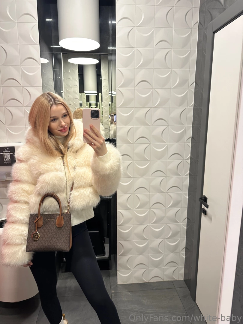 Beautiful faux fur coat have a wonderful evening everyone part 1 