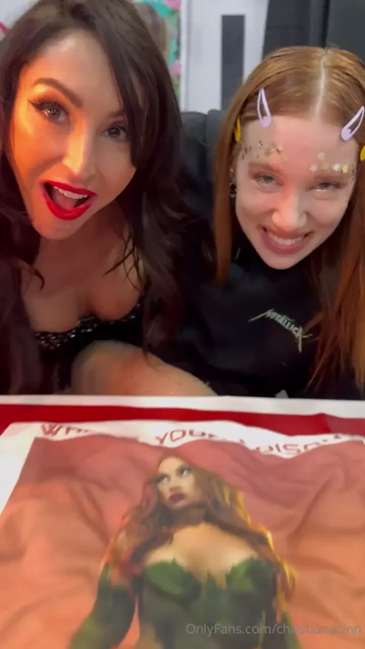 Hanging out with my bestie madison morgan at exxxotica she s so 