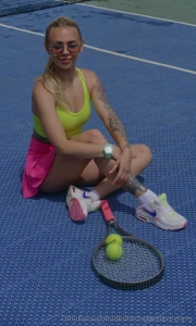 Nika_rose hey ich bin nika 24 jahre jung voller lebensfreude und