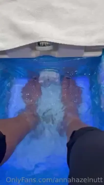 My lumpy climbing toes tryna be pretty 