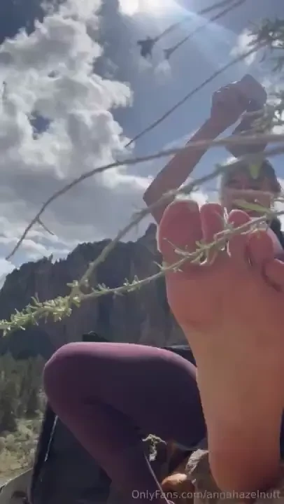 Lotsa new faces here hi welcome to your semi regular dose of toes and part 1 