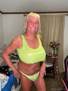 Onlyfans green crop top with thongs
