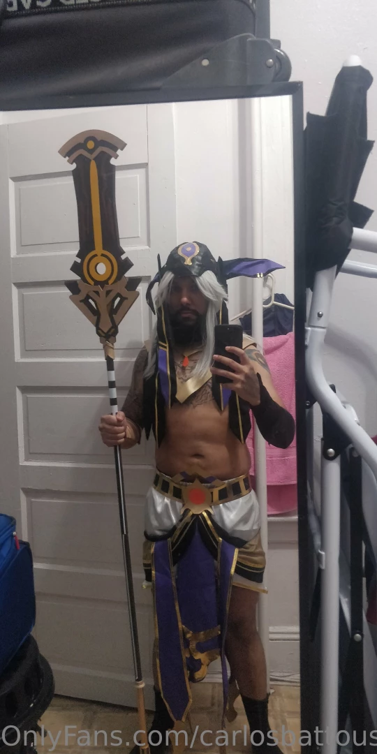 Cosplaying way better when you take your shirt off 