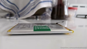 Hey guys my phone s battery swelled up and started heating up and