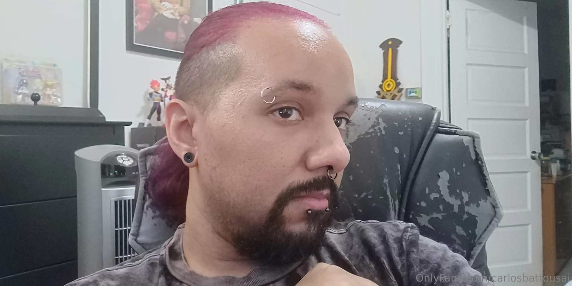 Got a fresh cut and trying a darker purple what do you guys think part 1 