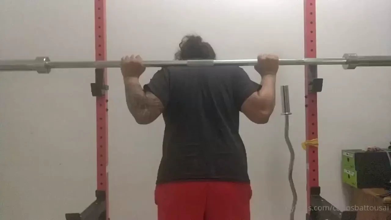 My first workout of 2022 and oliver joins me 