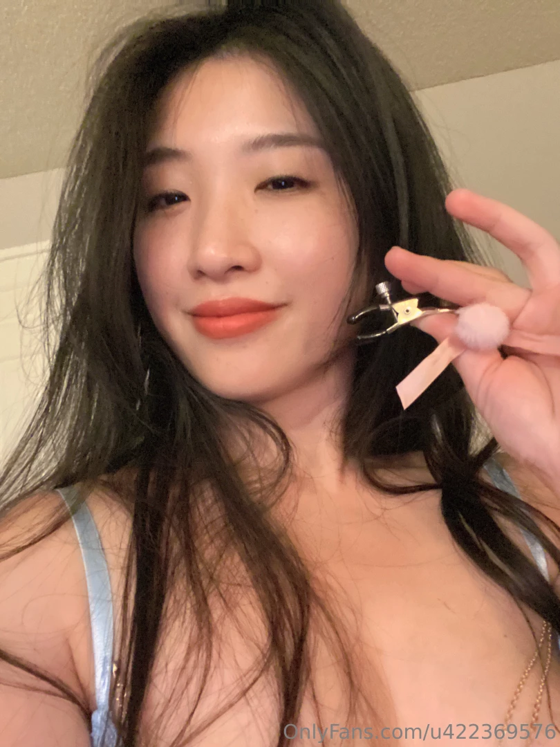 Anyone wants to see how i put it on my tits for the first time 