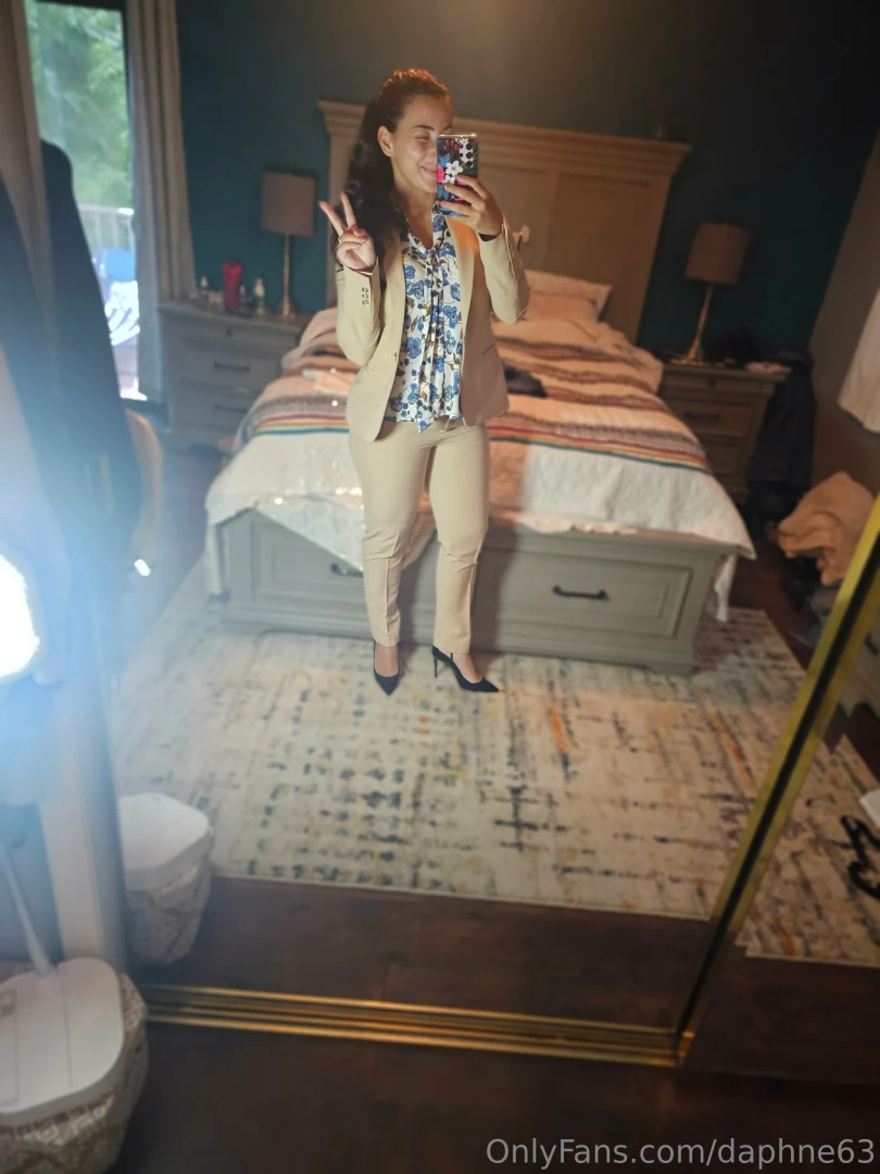 Take a selfie before heading to work are you ready for a busy monday 