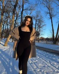 Do you like it when i wear tight clothes i really like these kinds of