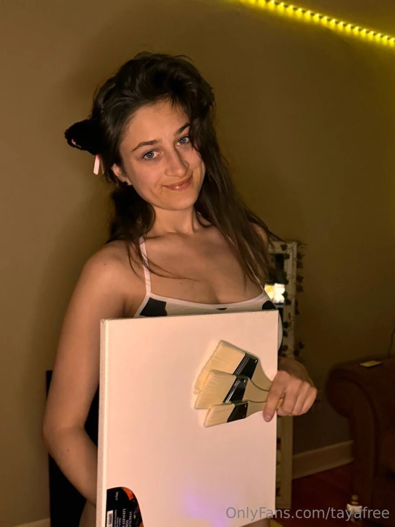 My live show is just hours away i m getting ready for our hot creative 