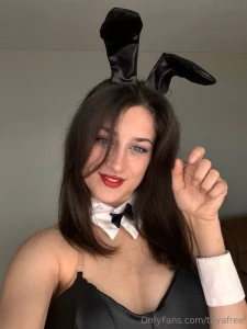 Hi your bunny is happy to see you tell me what outfits you would like
